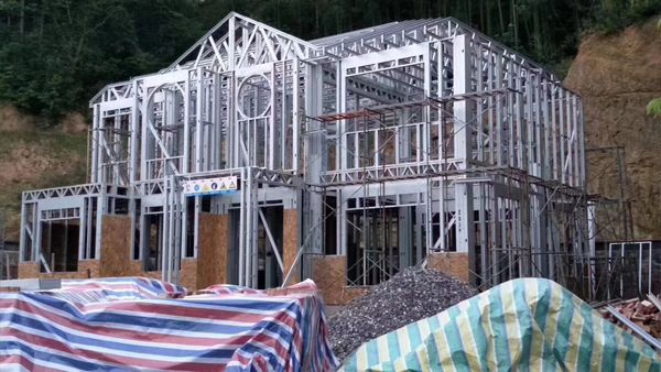 想自建房的看過來,這家“輕鋼別墅”風(fēng)景獨(dú)好(圖2) 輕鋼別墅主體