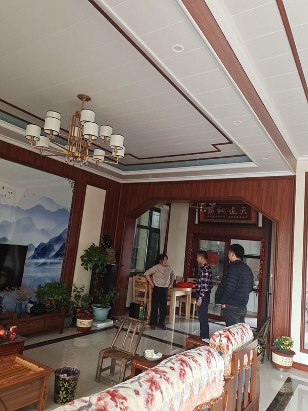 輕鋼老大帶領施工團隊給老業務拜年送福利!(圖3) 睿婕輕鋼別墅