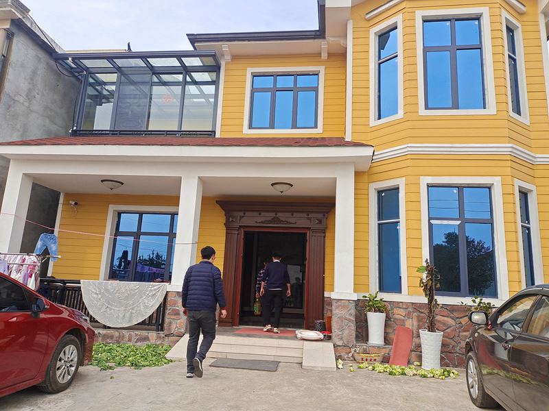 輕鋼老大帶領施工團隊給老業務拜年送福利!(圖2) 睿婕輕鋼別墅