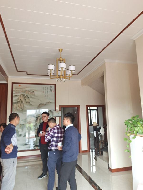 輕鋼老大帶領施工團隊給老業務拜年送福利!(圖6) 睿婕輕鋼別墅