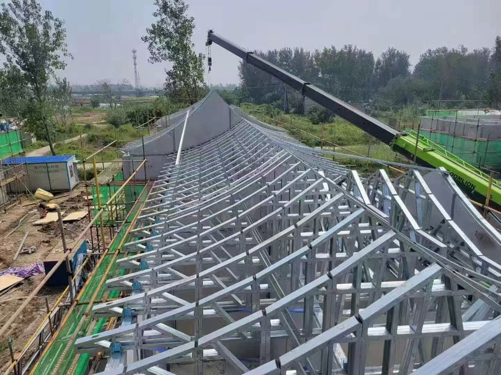 位于非洲的睿婕輕鋼別墅施工現(xiàn)場 位于非洲的睿婕輕鋼別墅施工現(xiàn)場